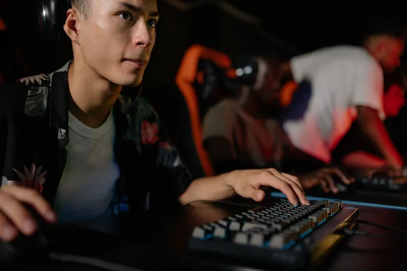 Short Clips, Big Careers: How Asian Creators Are Taking Over US Gaming Content One TikTok at a Time